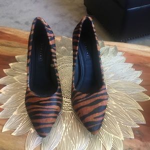 Scarpin made in Brazil Size: 7 By Lialine. New! Never used.